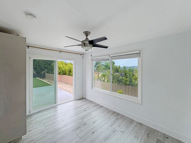 Building Photo - Spacious 5BD/4BA Poway Home with Hill View...