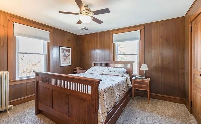 Building Photo - Spacious 4-Bedroom Home with Sunroom, Garage & Private Driveway!