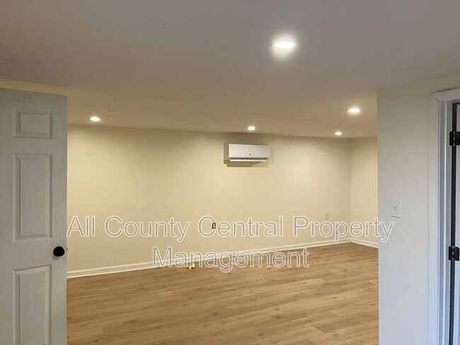 Building Photo - 2725 23rd St SW