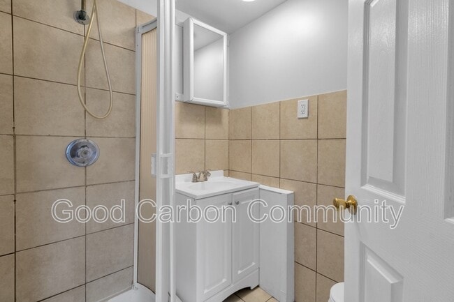 Building Photo - 357 Vermont St