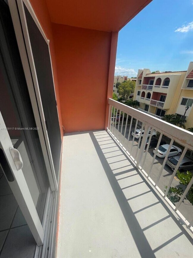 Building Photo - 7865 Camino Real