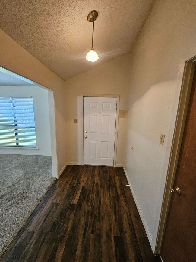 Building Photo - 109 Franklin St