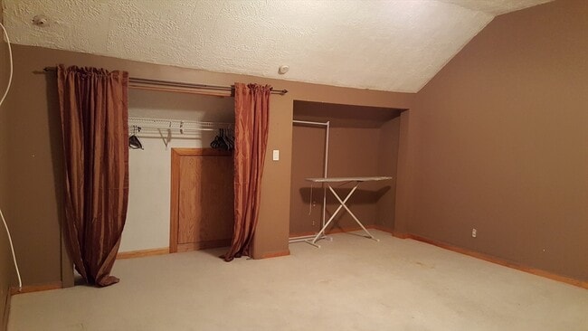 Building Photo - 122 Tall Oaks Dr