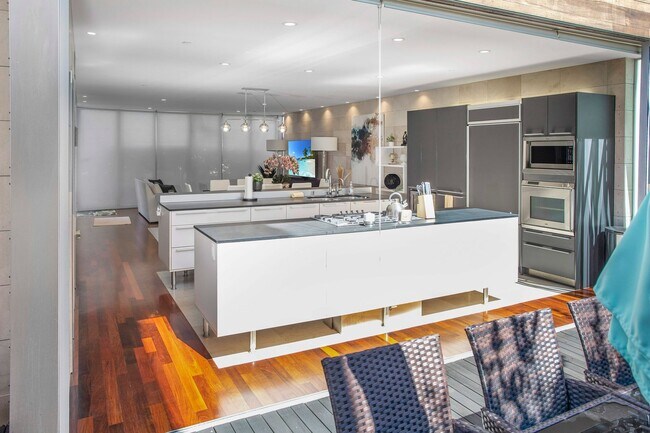 Primary Photo - Experience La Jolla Living: Contemporary 3...