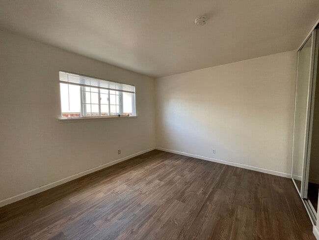 Building Photo - 3bd/2ba house close to great schools - Com...