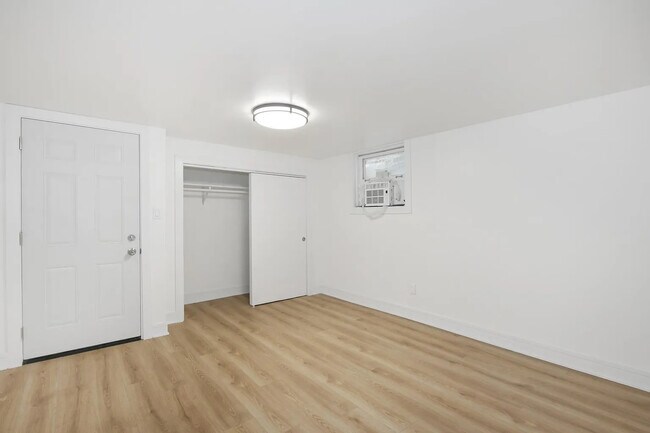 Building Photo - 2735 N Mozart St