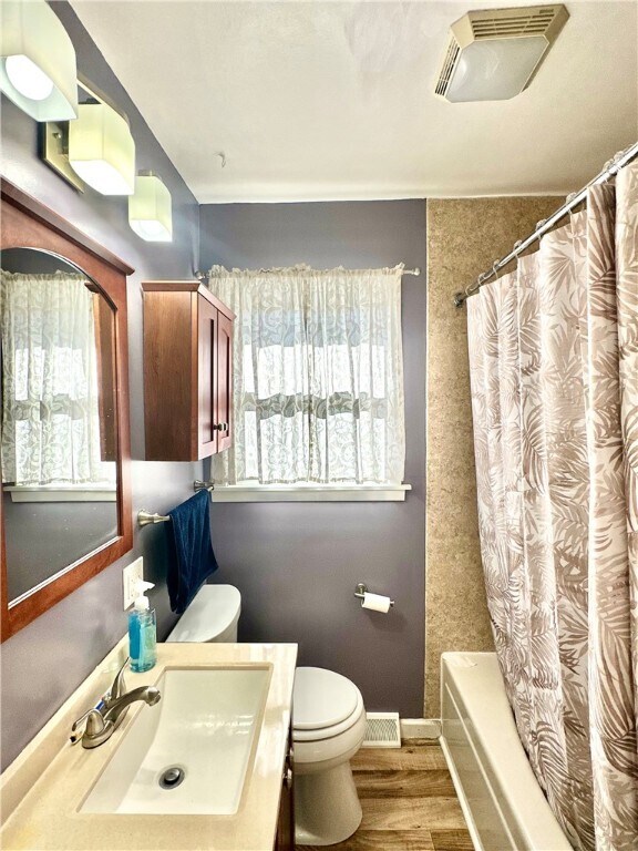 Building Photo - 406 Sharr Ave