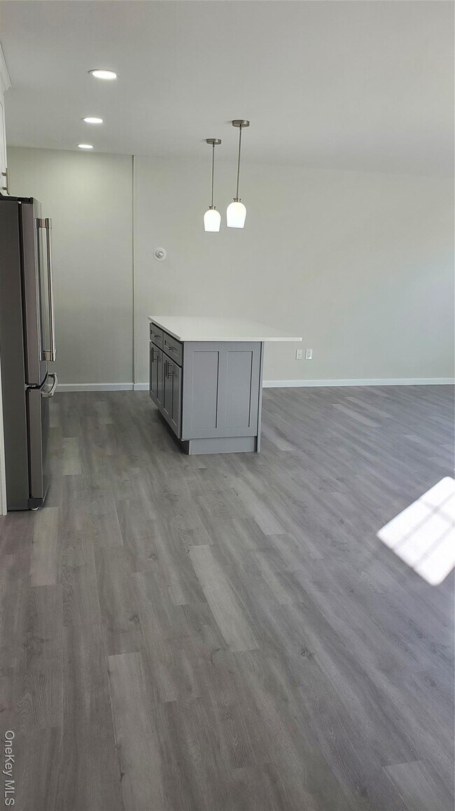 Building Photo - 460 Old Town Rd