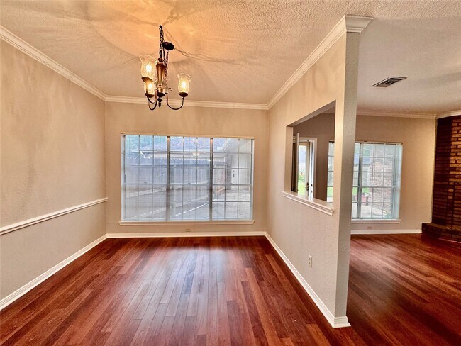 Building Photo - 2623 Double Lake Dr