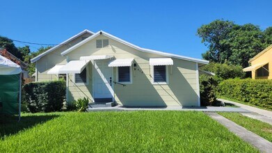 Building Photo - 528 NW 44th Ave