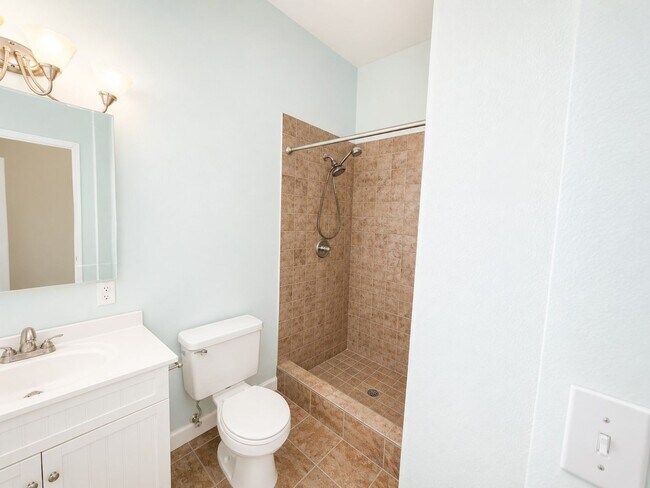 Building Photo - Charming 3 Bedroom, 2 Bath Home in Prime Winter Park Location