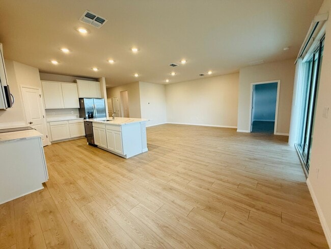 Building Photo - New build -  Be the 1st to move into this 4 bedroom home in Parish!