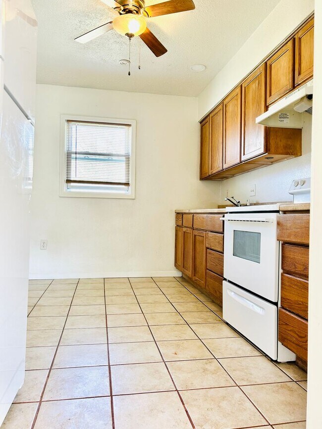 Building Photo - Single-Family Home, Centrally Located