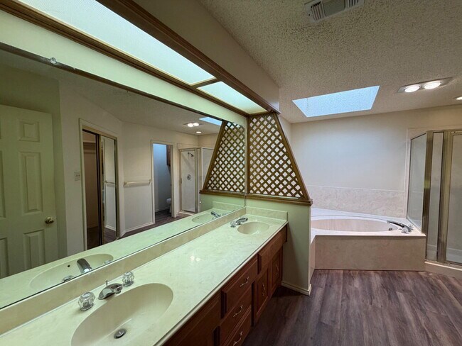 Building Photo - 5806 78th St