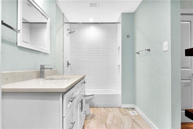 Building Photo - 1748 Ohlen Rd