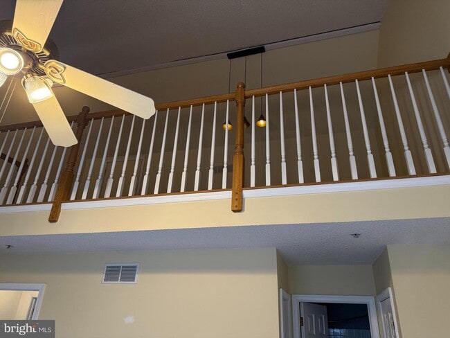 Building Photo - 3002 Creekside Ct