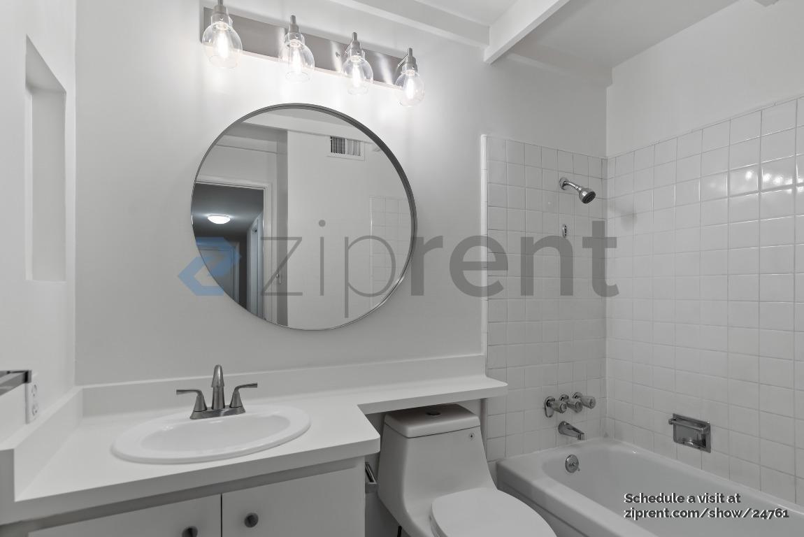 Building Photo - 675 Sharon Park Dr