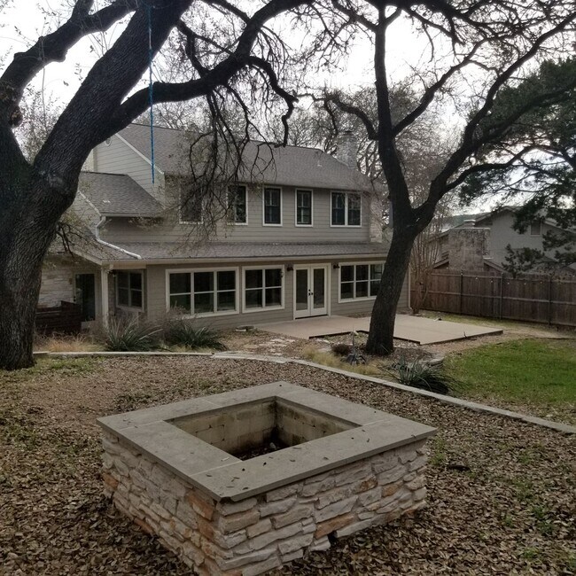 Building Photo - Stunning Home - North Cat Mountain - 4 bed...
