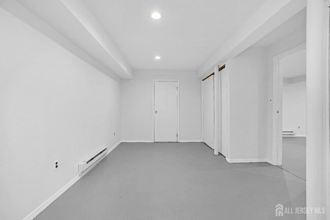 Building Photo - 529 Sharon Garden Ct
