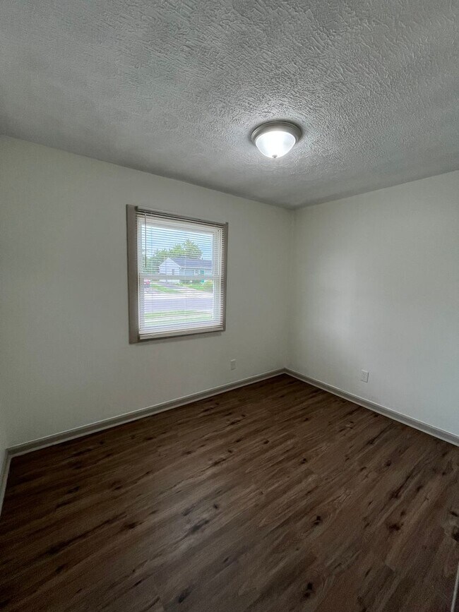 Building Photo - Beautifully Renovated 3-Bedroom Ranch with Open Floor Plan & 2-Car Garage