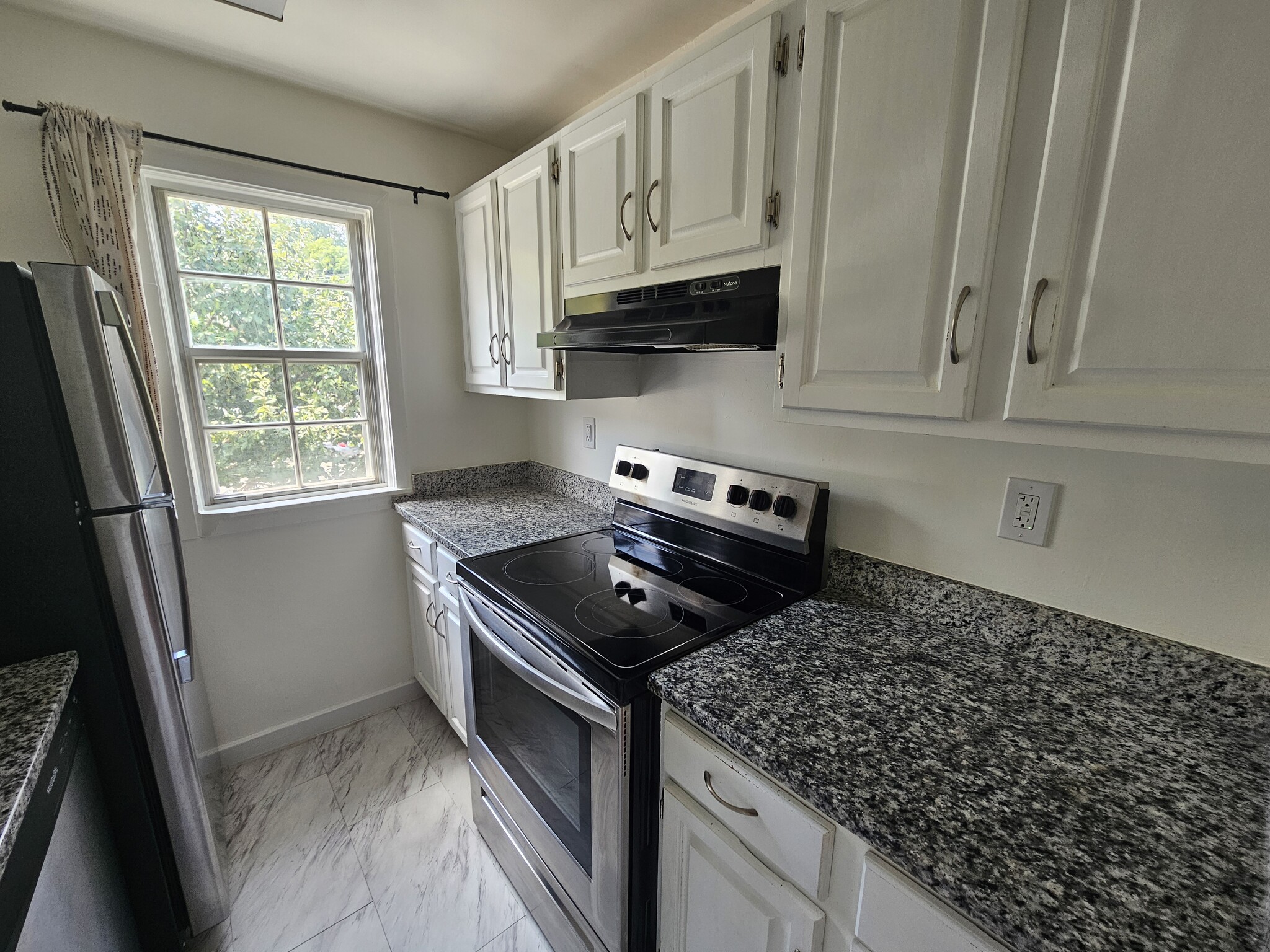 Building Photo - 814 S Arlington Mill Dr