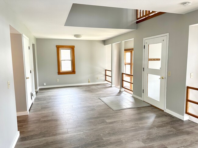 Building Photo - 2505 Dahle St