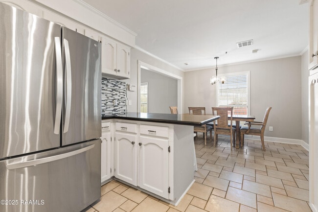 Building Photo - 1007 Baker Hughes Rd