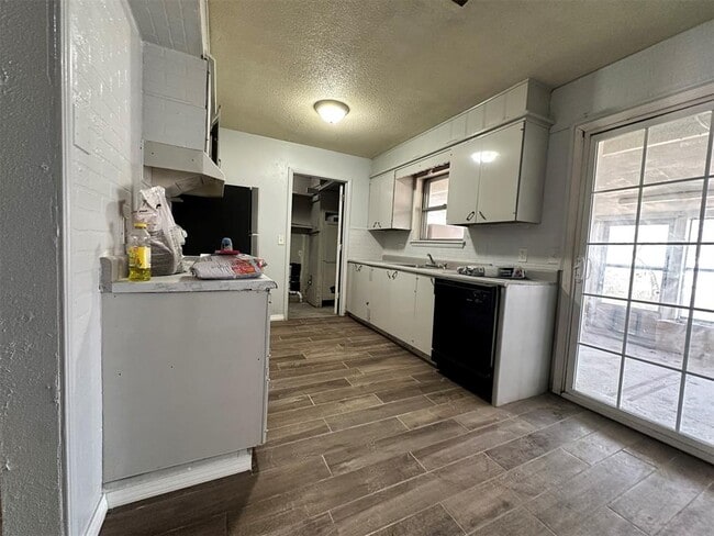 Building Photo - 860 S Scott St