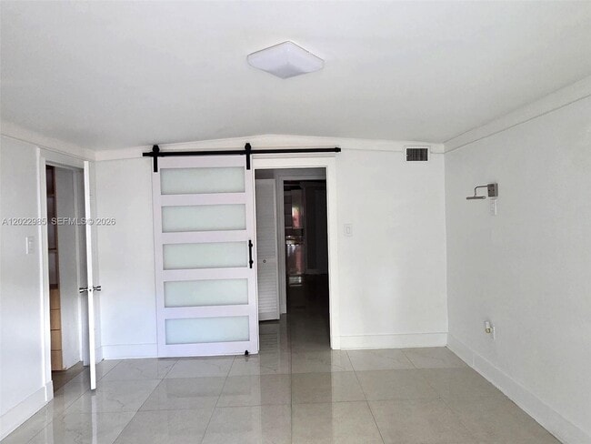 Building Photo - 1310 N 70th Way