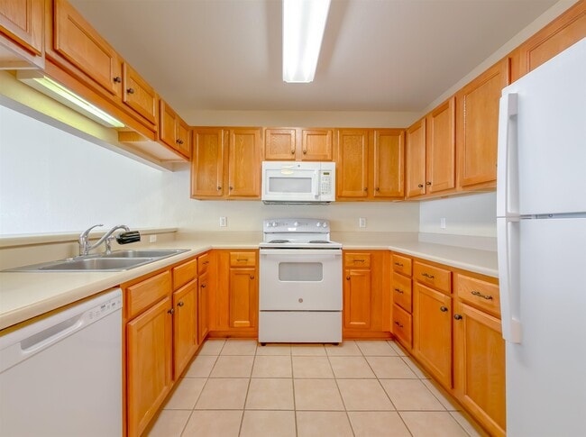 Building Photo - 4434 Gearhart Rd