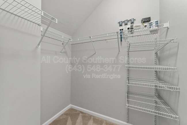 Building Photo - 264 Viareggio Road