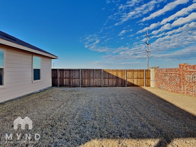 Building Photo - 5901 Piedrosa Ct