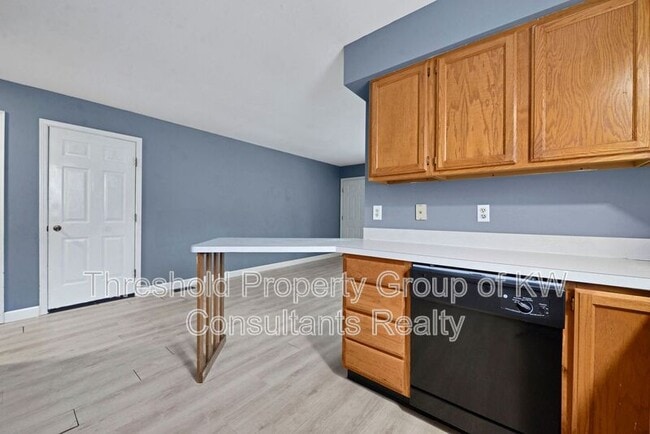 Building Photo - 5809-5811 Pepperwood Court