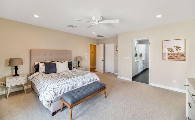 Building Photo - 6202 E Calle Redonda