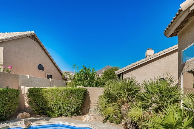 Building Photo - 9560 E Rockwood Dr