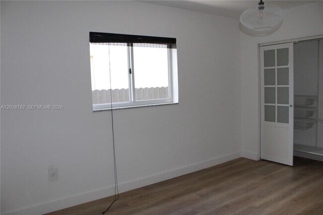 Building Photo - 3827 SW 88th Ct