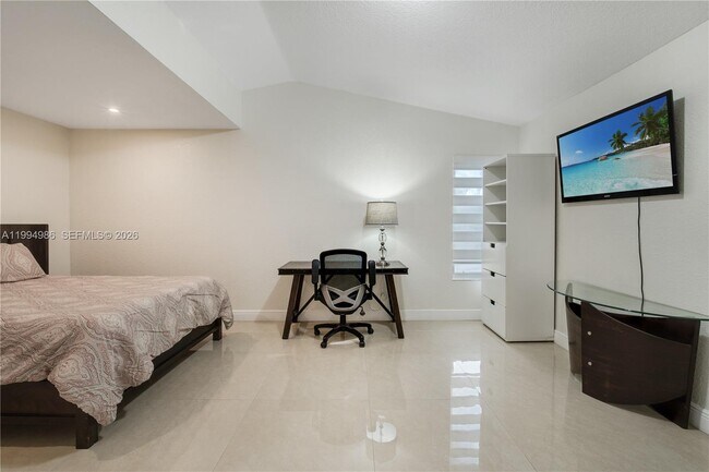 Building Photo - 15250 SW 154th Terrace