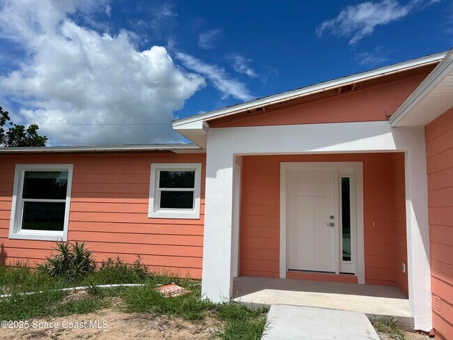 Primary Photo - 340 Sea Grape St