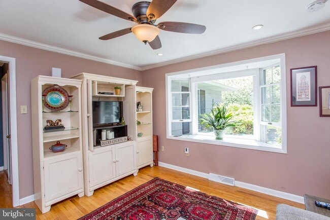 Building Photo - 67 Townview Dr