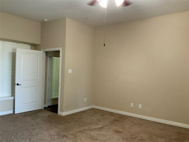 Building Photo - 102 Arbor Hill Ct