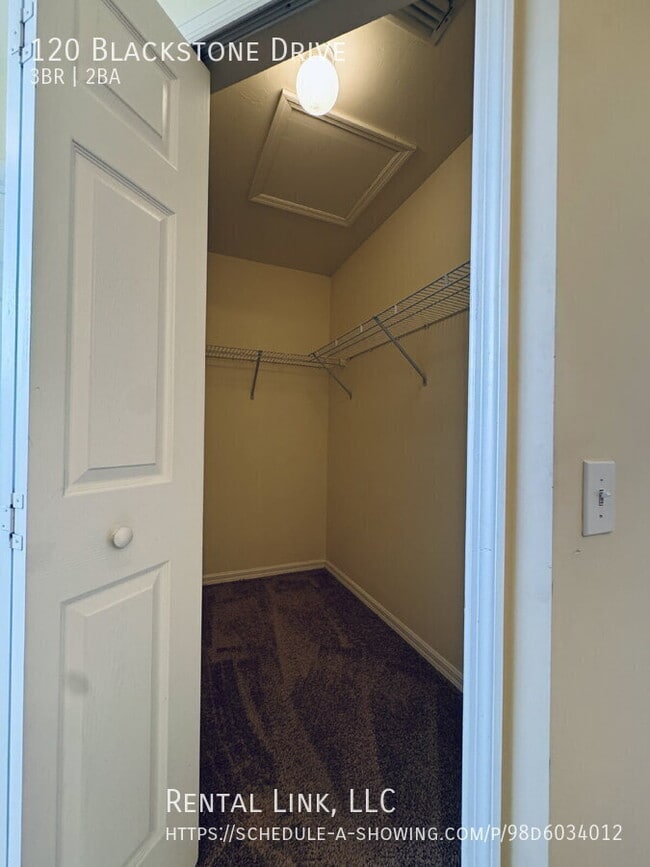 Building Photo - 120 Blackstone Dr