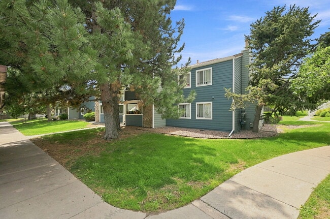 Building Photo - $1,340.95 with $300 off the first month's rent, 2 Beds - 1 Bath, Condoi in Aurora with Wall A/C!