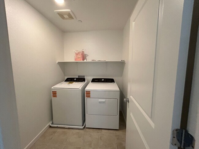 Building Photo - Brand New Build in Great Location and New ...