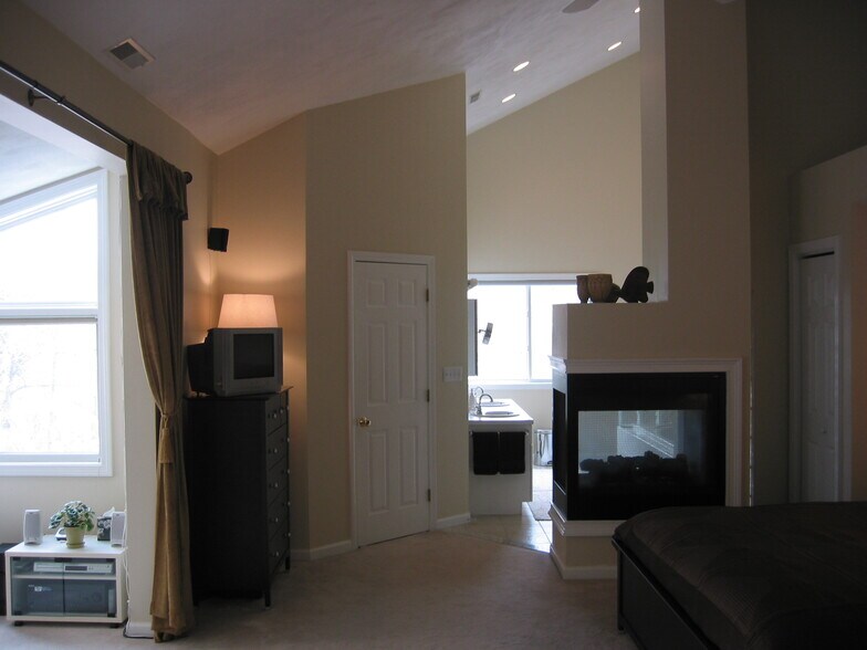 Building Photo - 4 Good Hope Ln