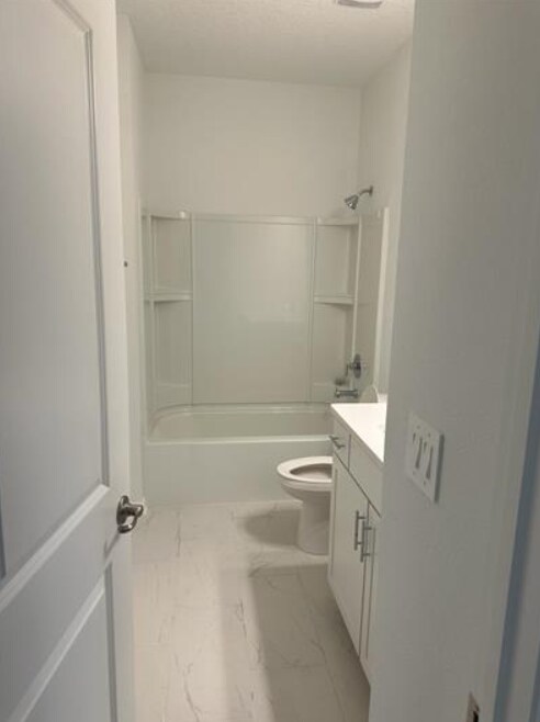 Building Photo - 572 Silver Landing Dr