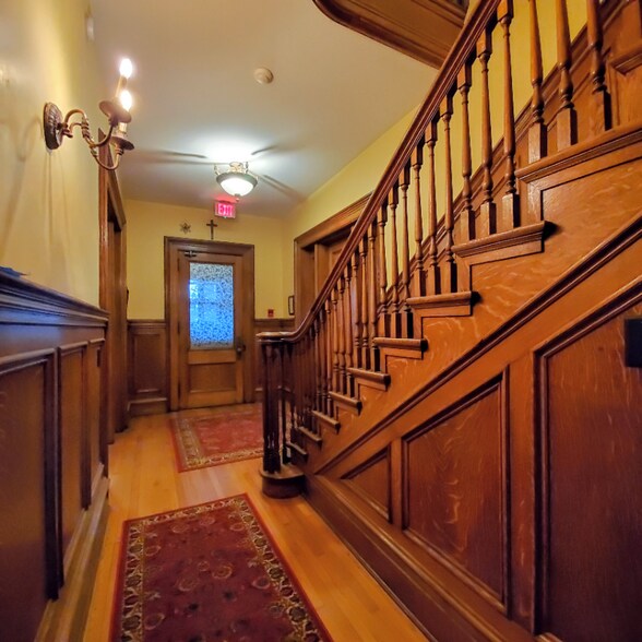 Primary Photo - 520 Madison Ave