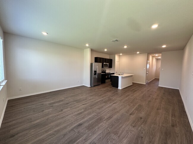 Building Photo - 634 White Ash Dr