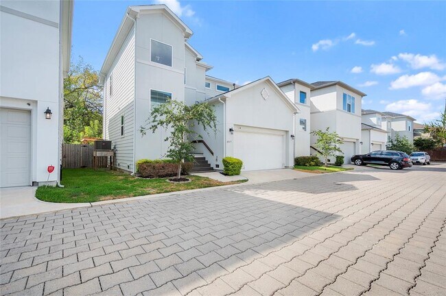 Building Photo - 6015 Yale Garden Ln