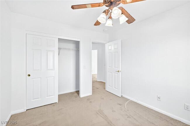 Building Photo - 3798 Greenfield Lakes St