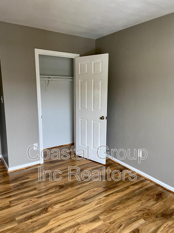 Building Photo - 247 Windbrooke Ln